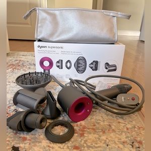LIKE NEW DYSON SUPERSONIC HAIRDRYER WITH ATTACHMENTS AND STORAGE/TRAVEL BAG